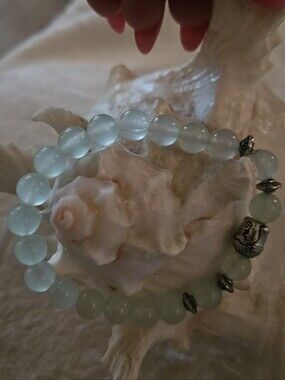 Adventurine Light Green Polished Beads Stretch Bracelet with Silver-Tone Buddha